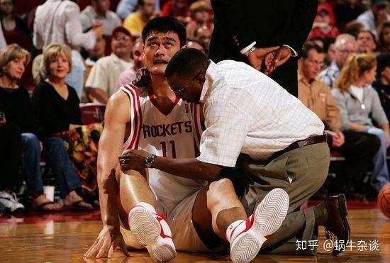 姚明nba第一场比赛_nba姚明比赛视频_姚明比赛现场